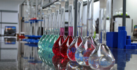 Wrapsa has a fully equipped laboratory to perform tests on pharmaceuticals and CAMs products